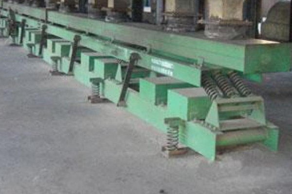 什么是慣性振動(dòng)輸送機(jī)，性能特征概述